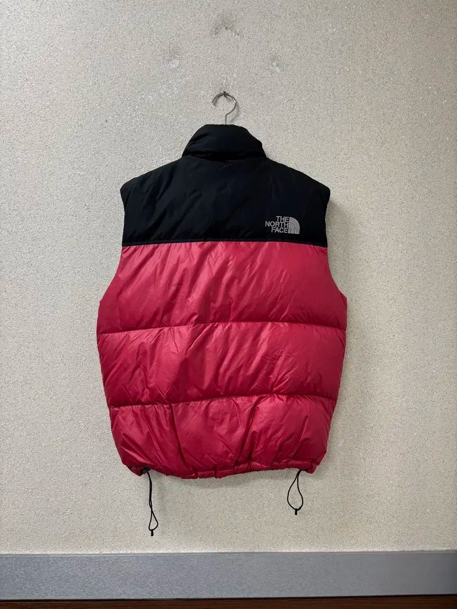 THE NORTH FACE ザノースフェイス 赤黒 ダウンベスト