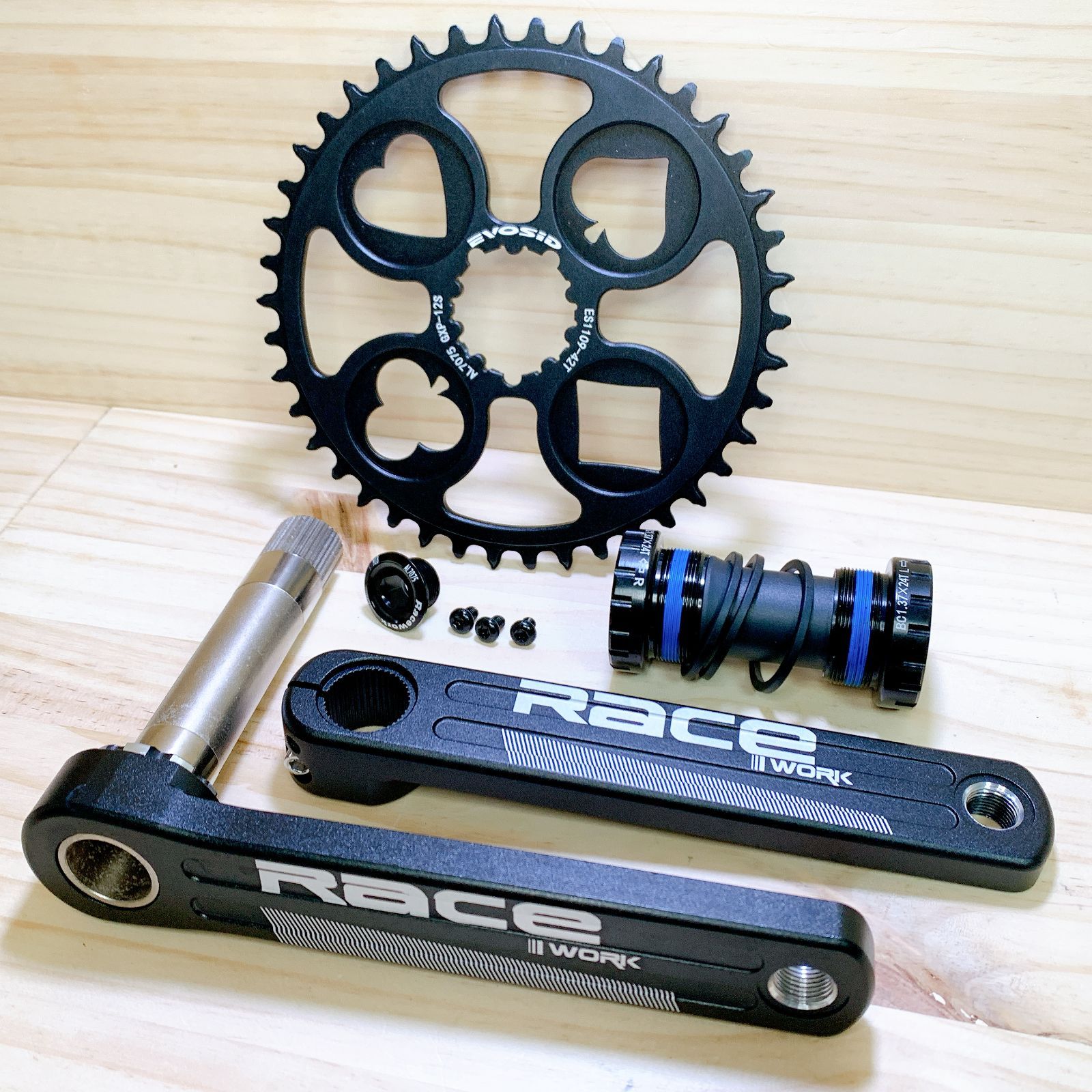 RACEWORK クランクセット 42T 170mm 7075アルミ CNC 軽量 中空クランク BB付属 24mmスピンドル ロード ミニベロ クロス対応 シングル化 フロントシングル ナローワイド シマノ互換 ダイレクトマウント トランプ柄