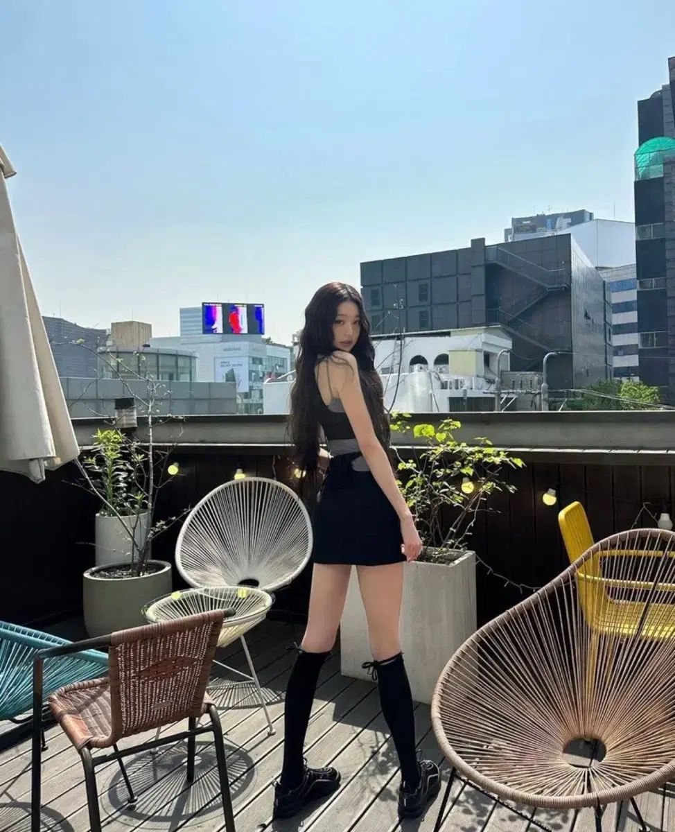 LOW CLASSIC カーブ ホール ミニ スカート ウォニョン WONYOUNG チャンウォニョン 着用