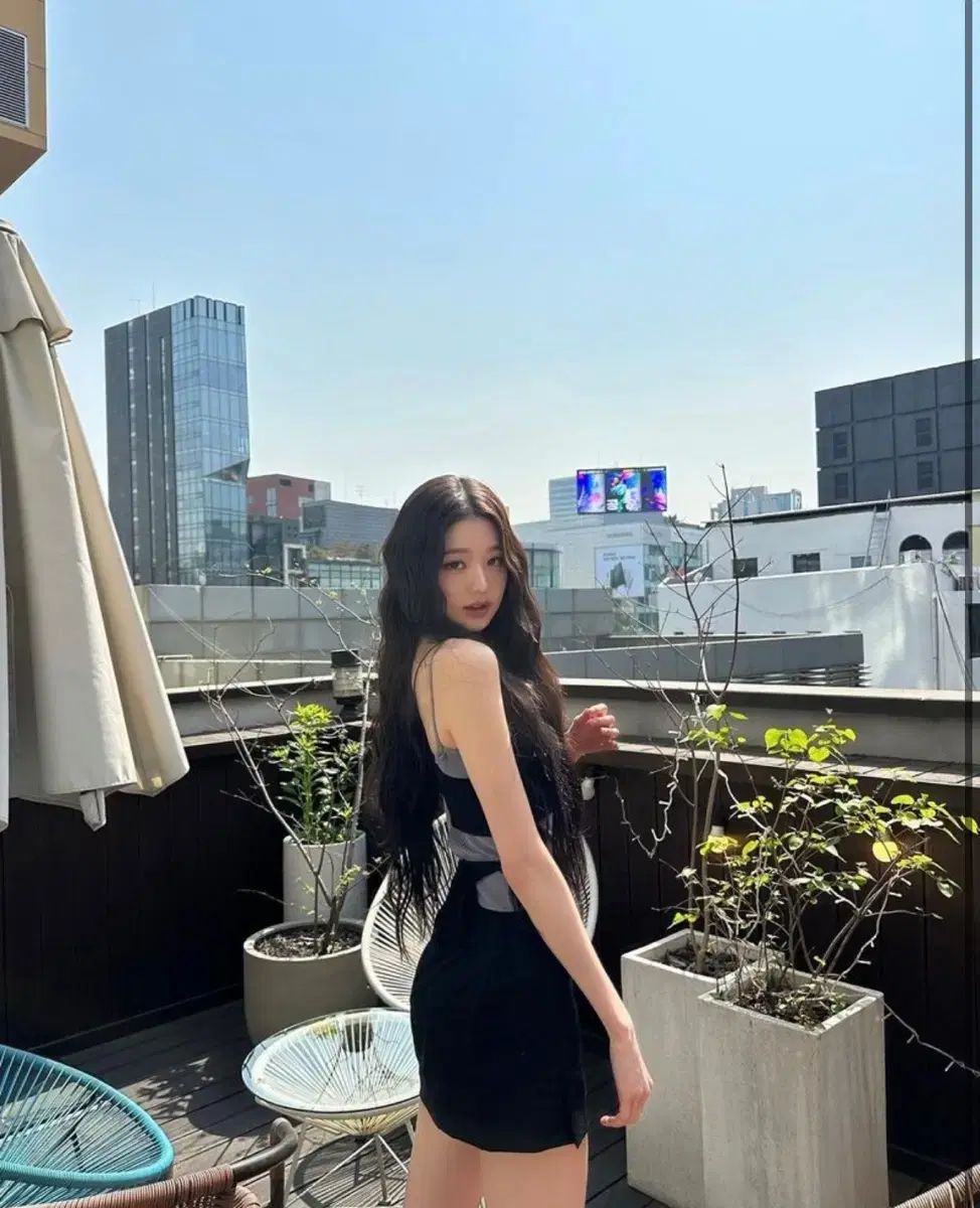 LOW CLASSIC カーブ ホール ミニ スカート ウォニョン WONYOUNG チャンウォニョン 着用