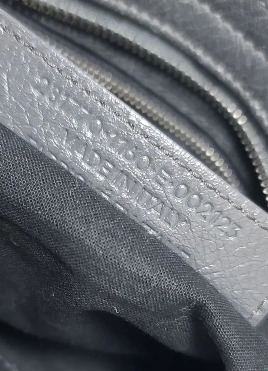 バレンシアガ モーターバッグ