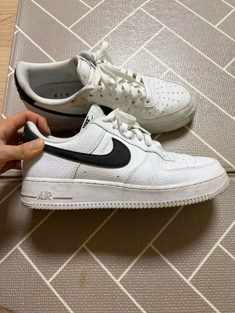 ナイキ エアフォース 白 ブラック 270