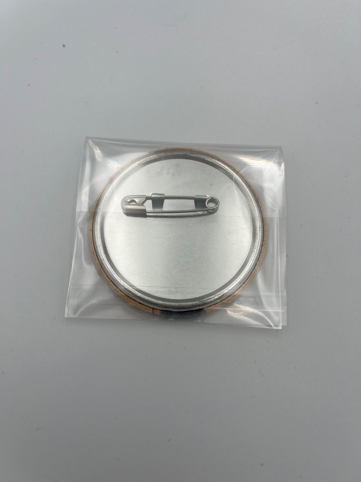 みんなでお茶会 缶バッジ 源輝 地縛少年花子くん アニメガ限定 みんなでお茶会 缶バッジ 源輝 - メルカリ