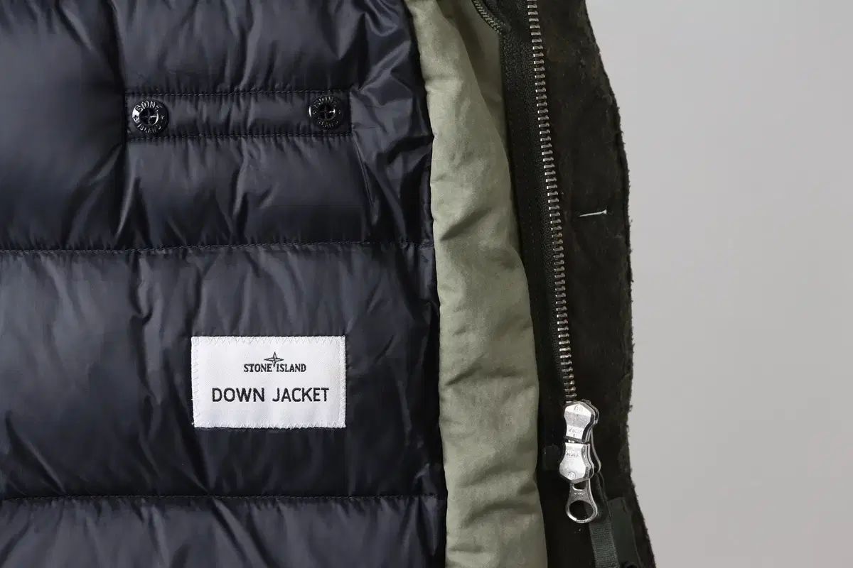 ダウンコート ライトカーキ