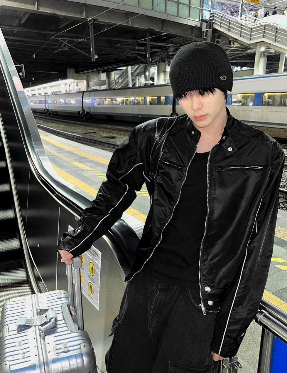 COSYHARU公式 Deep Black Knit Jacket Silver Winter Jacket