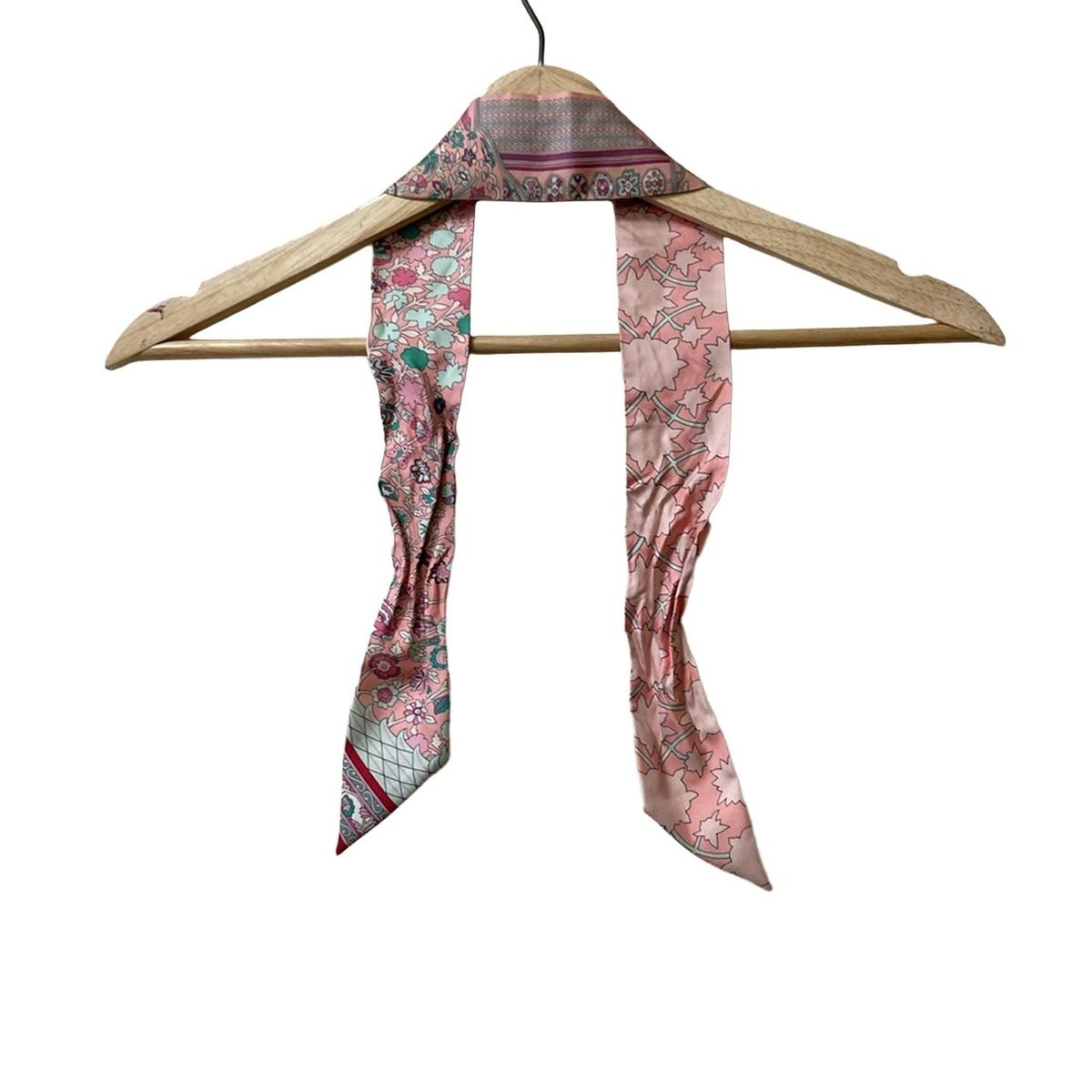 【激安!正規品!!】 HERMES エルメス スカーフ ツイリー ピンク×グリーン×マルチ リボンスカーフ フラワー 花