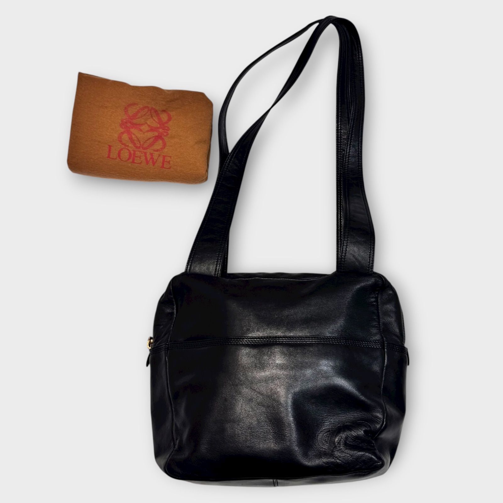 超 LOEWE ロエベ ヴィンテージ アナグラム レザー ショルダーバッグ ナッパレザー 黒 肩がけ