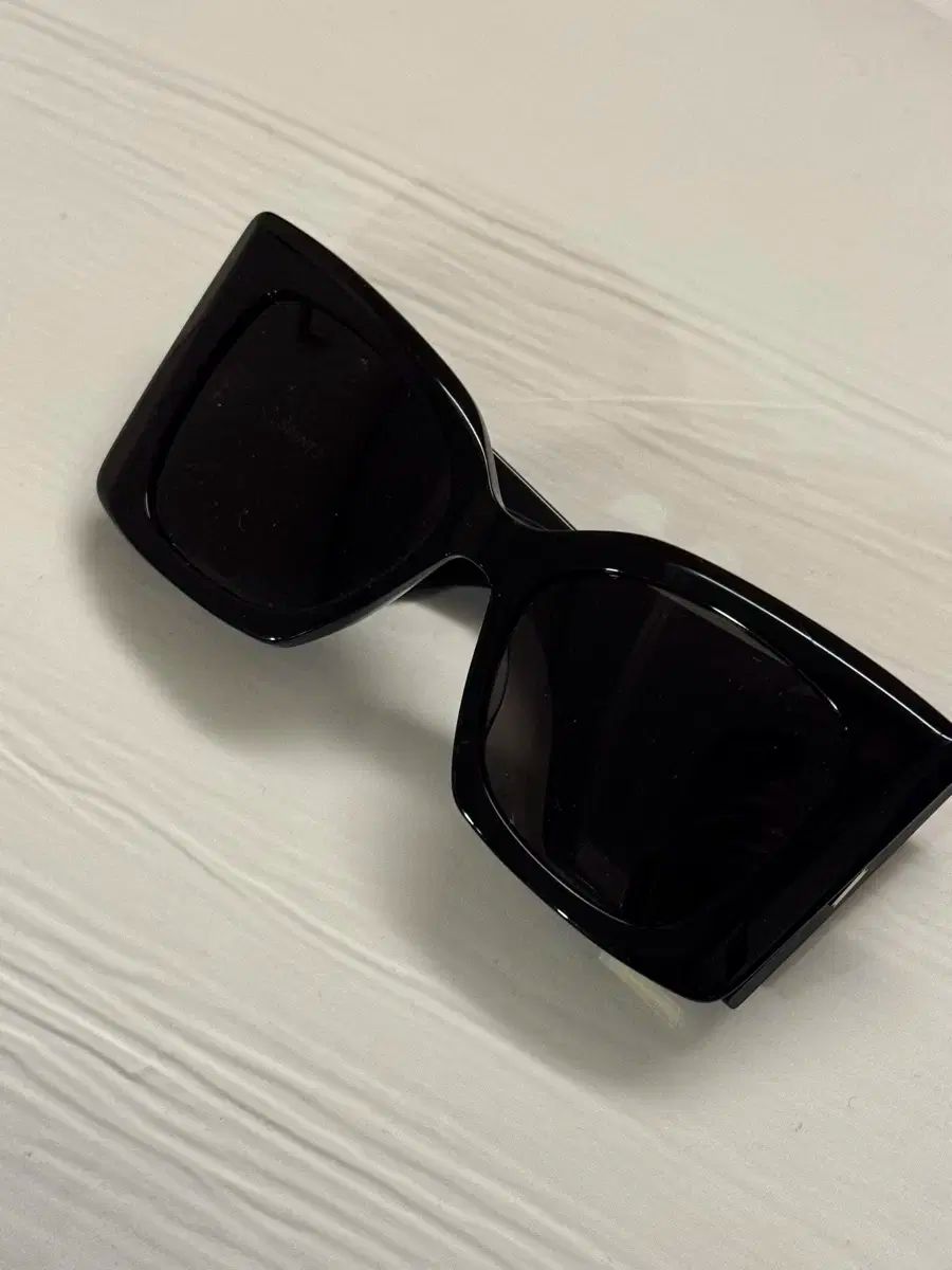 Saint Laurent サンローラン サングラス ブラック