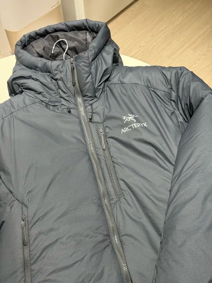 24fw アークテリクス ヌクリアイ sv グラファイト