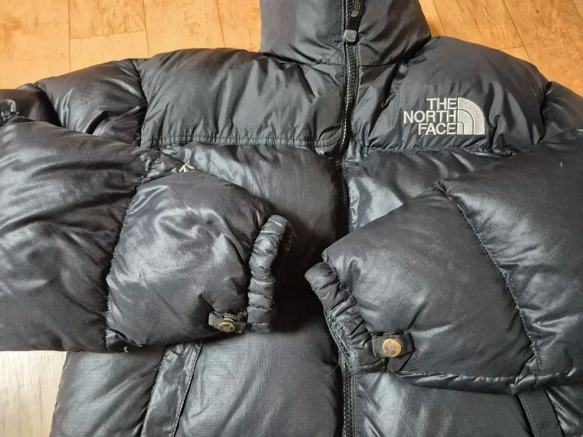 ヌプシダウンジャケット