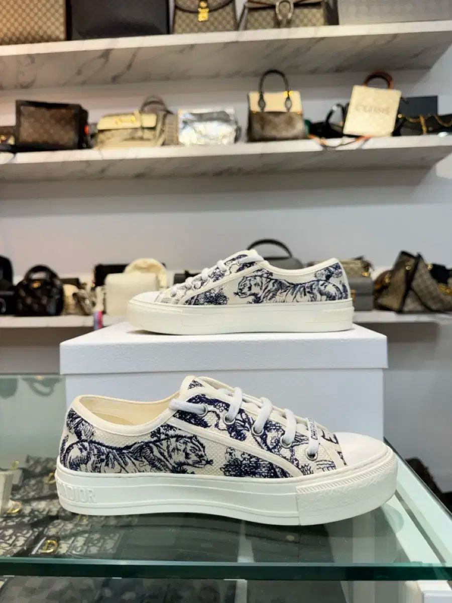 Dior WALK N ウォーキンディオール スニーカー トワル ド ジュイ リバース 刺繍 コットン