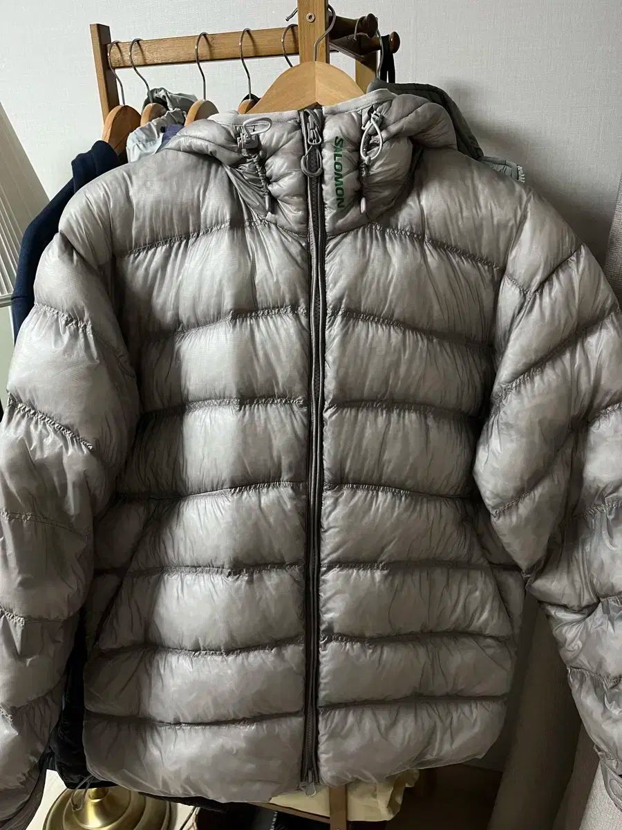 SALOMON インシュレーション軽量ダウン s