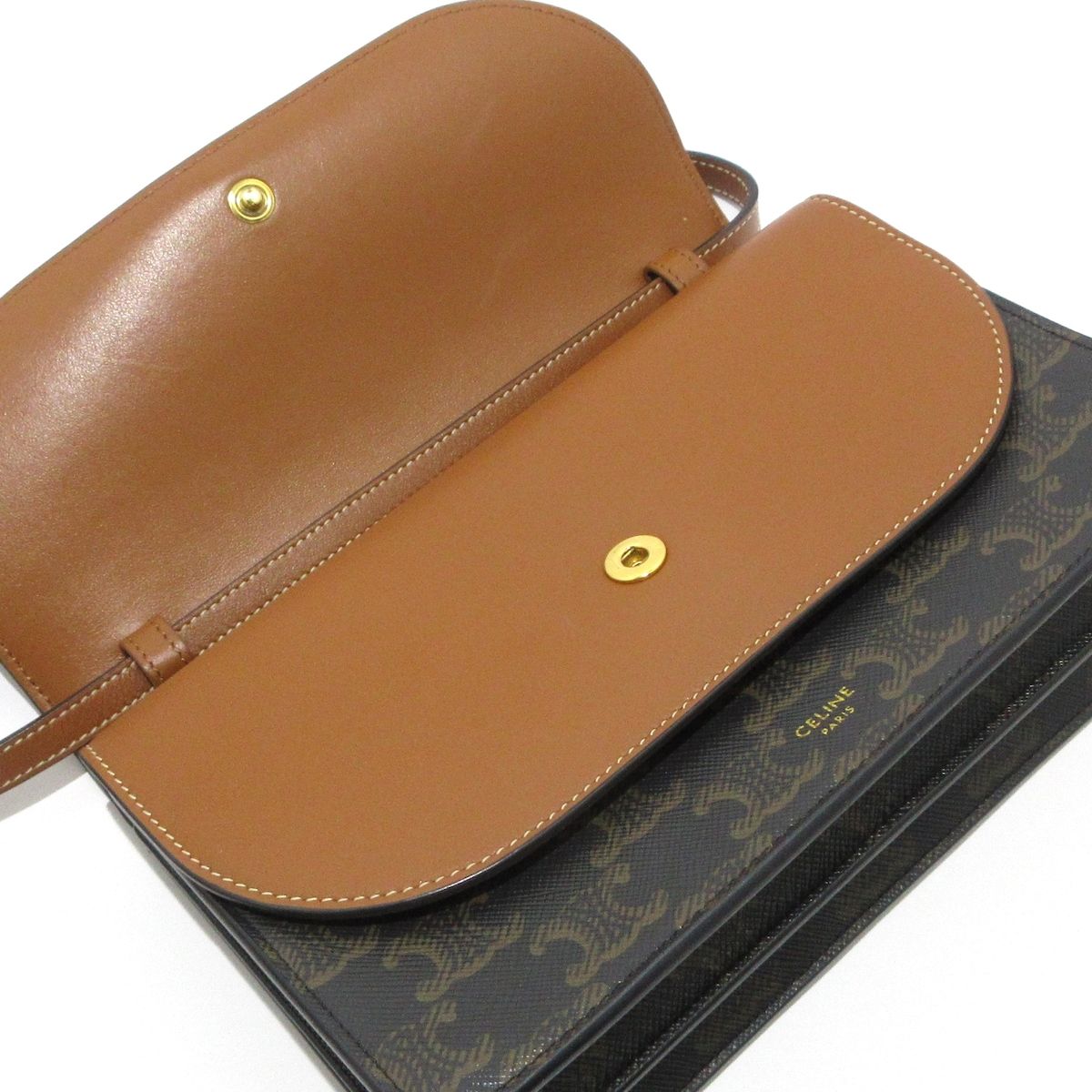 ストラップ付きウォレット