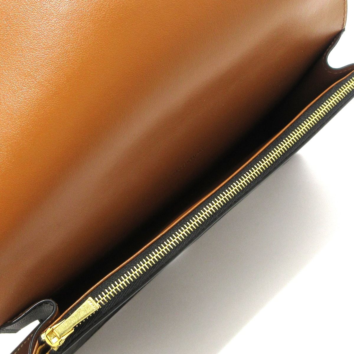 トリオンフキャンバス