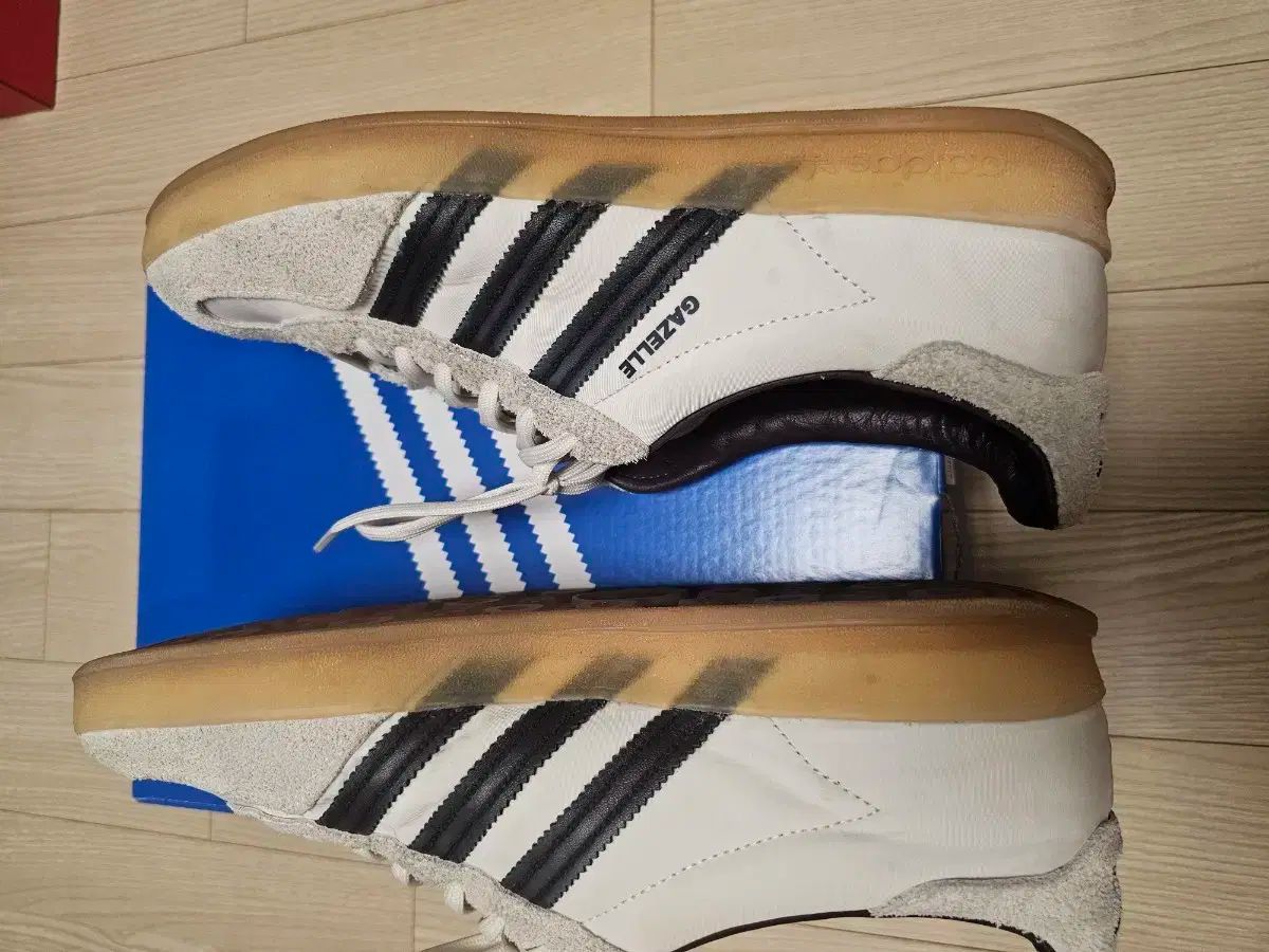  アディダス ガゼル インドア ヒカリシバタ 290 スニーカー 靴