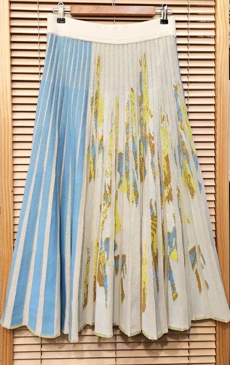 LATT by T ニット プリーツシャーリング ロング丈スカート