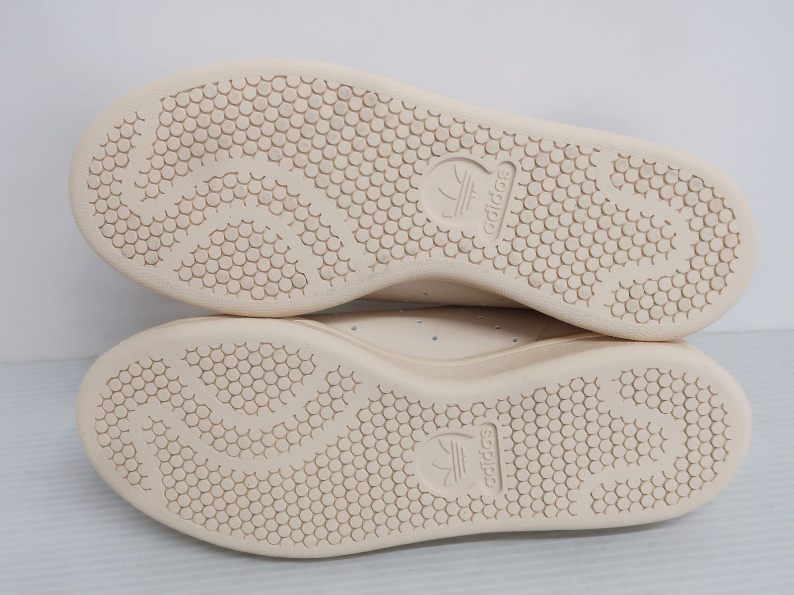 8847 スニーカー