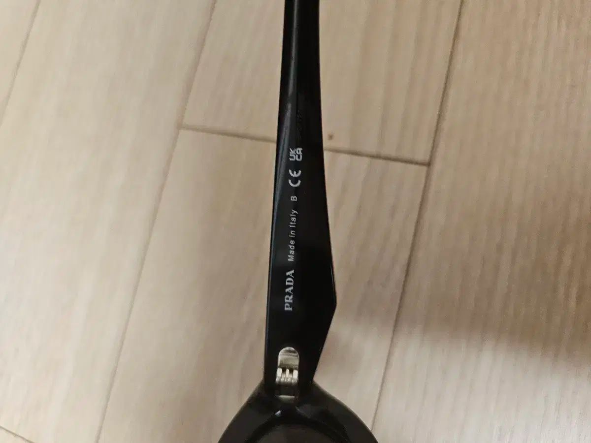 カリナ サングラス