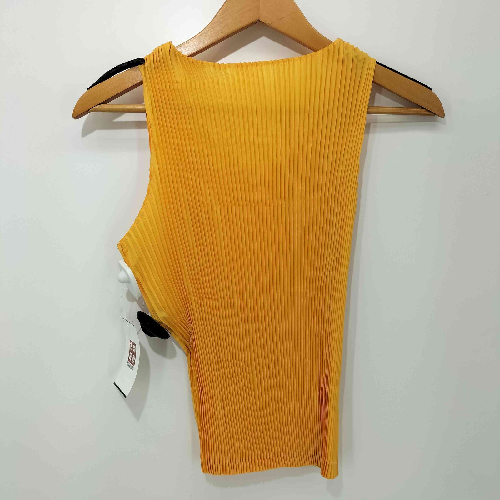 イッセイミヤケ ISSEY MIYAKE プリーツノースリーブカットソー レディース JPN M