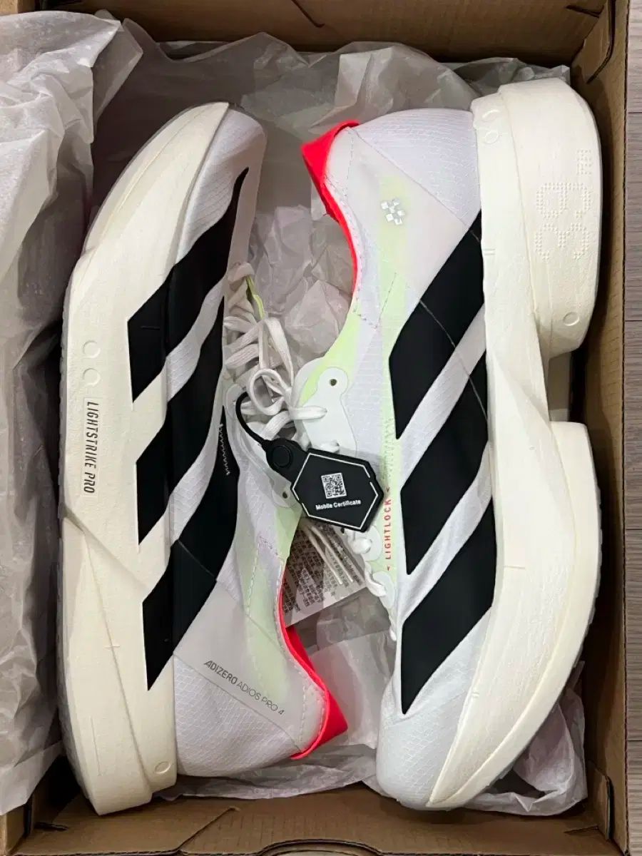 アディダス アディゼロ アディオス プロ 4 白 ブラック