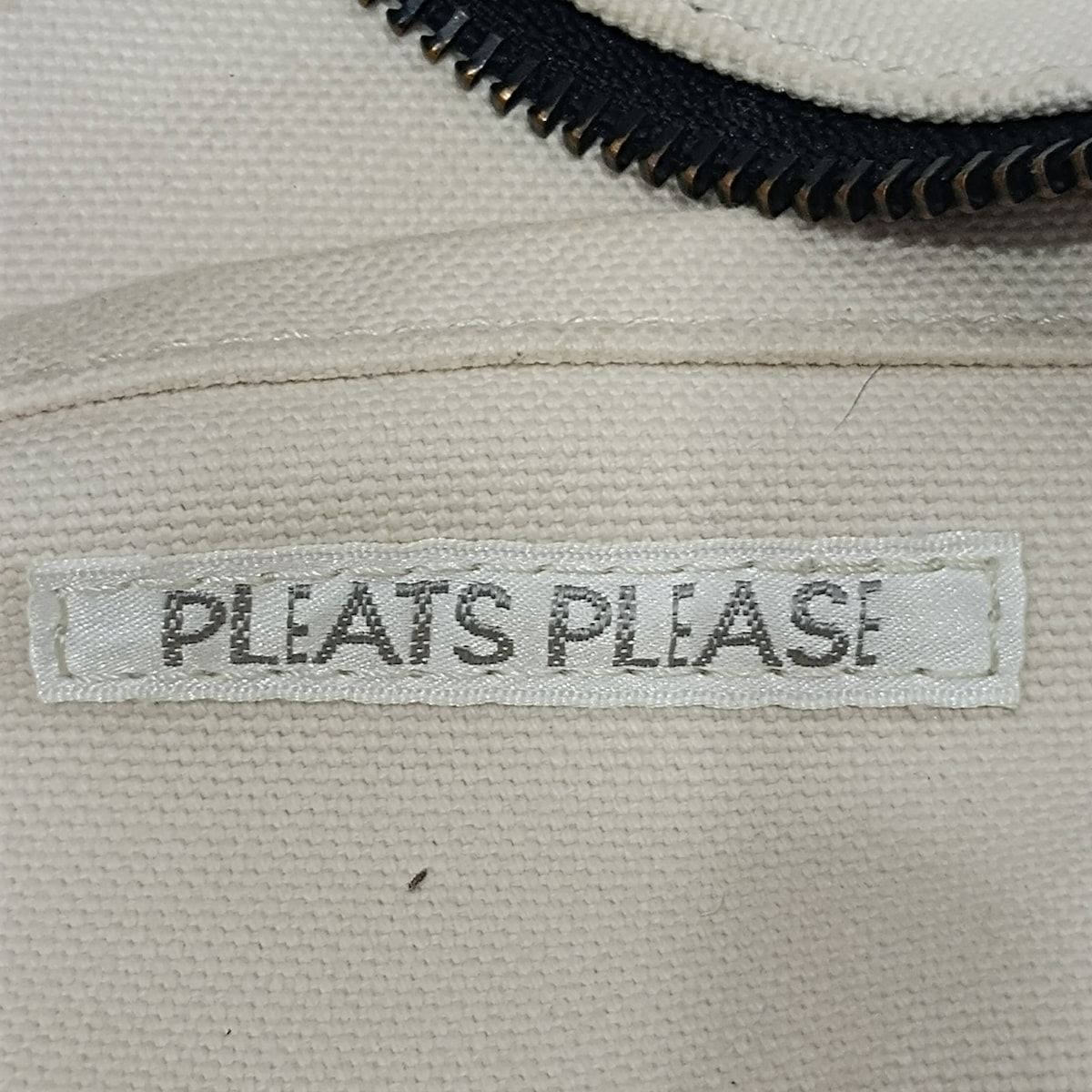 PLEATS PLEASE プリーツプリーズ ハンドバッグ - アイボリー×黒 シマウマ DECORATOM_COM_BR