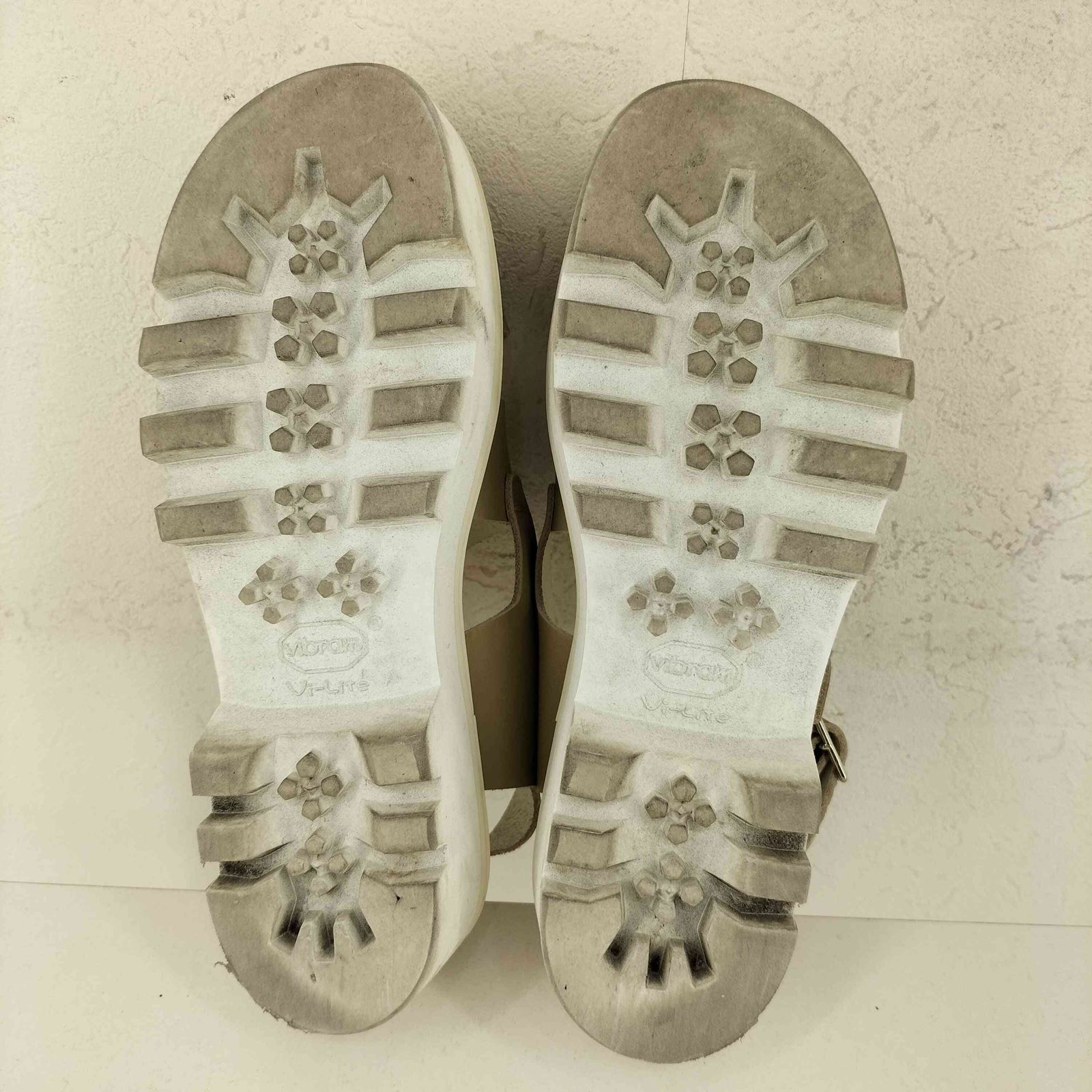 オーラリー AURALEE