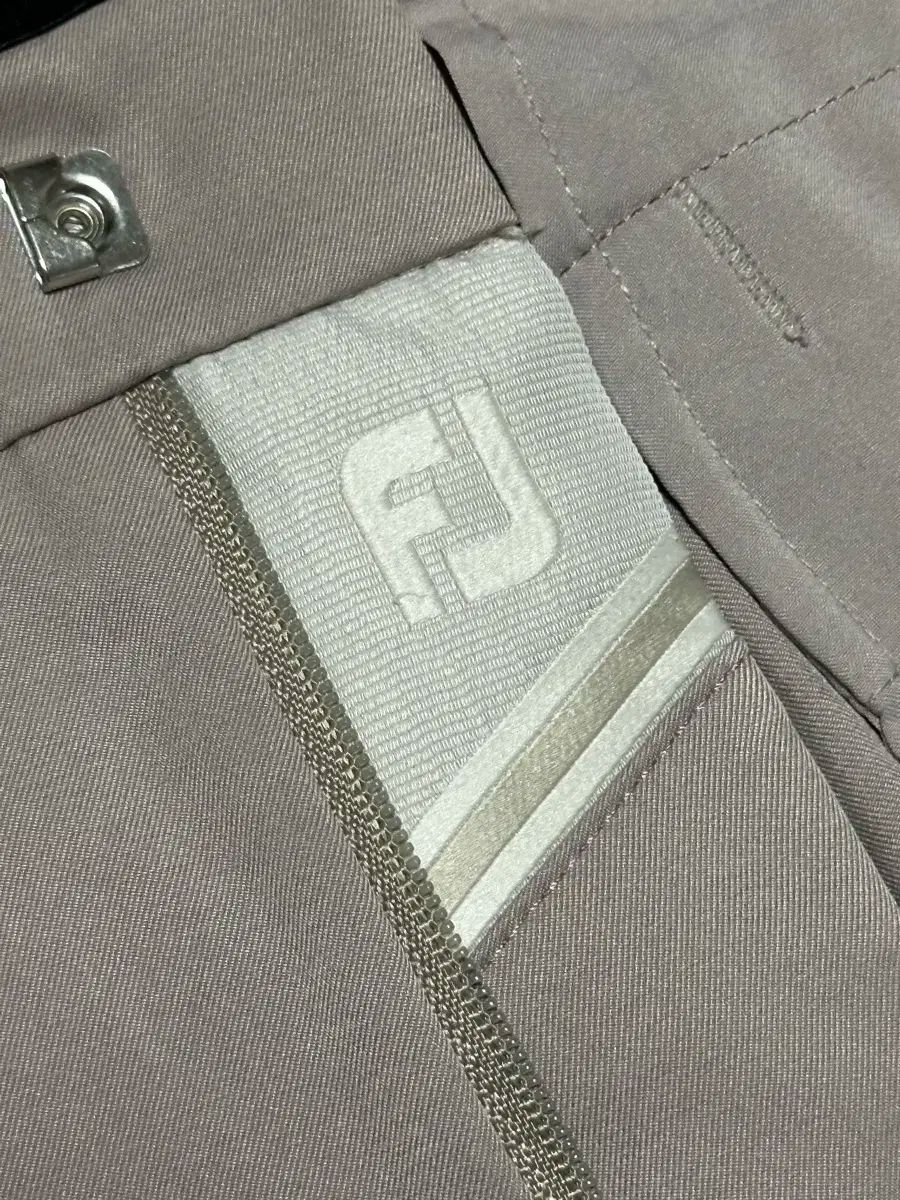 FootJoy フットジョイ 新モデル 2025 ゴルフ ベージュ ズボン LLC-HASEGAWATOSO_COM