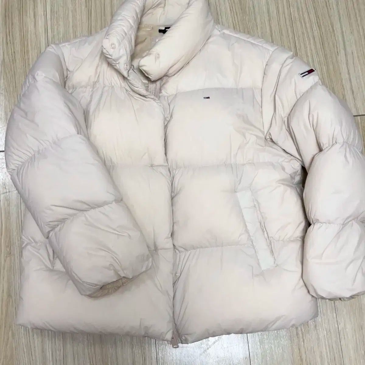 トミーヒルフィガー ショートダウン ベージュ アイボリー