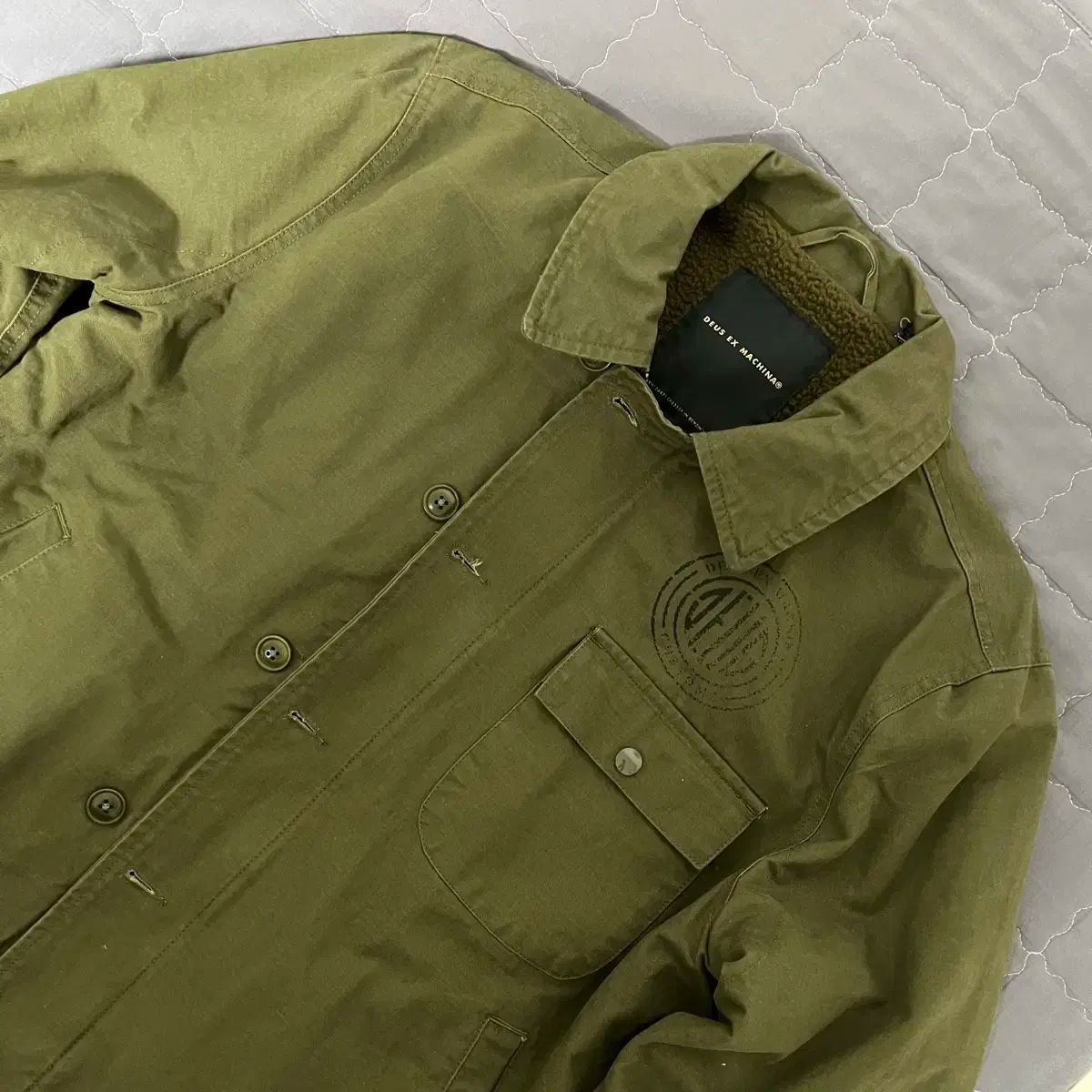 DEUS EX MACHINA デウスエクスマキナ A-2 デッキ ジャケット オリーブ S