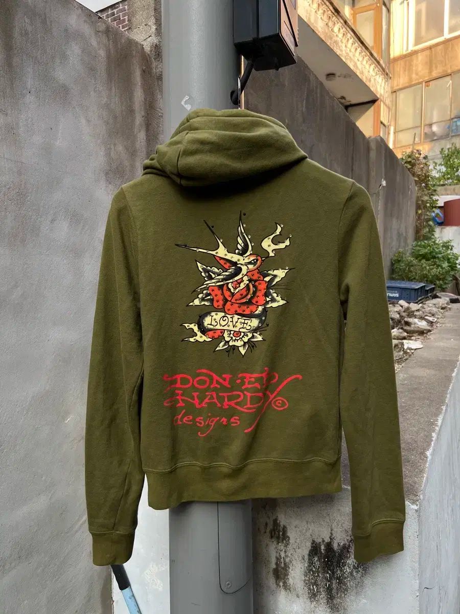 エドハーディー オリーブ色 フードジップアップ