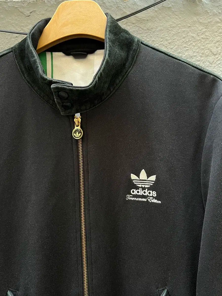 アディダス トゥーナメント EDITION ブラック ジャケット