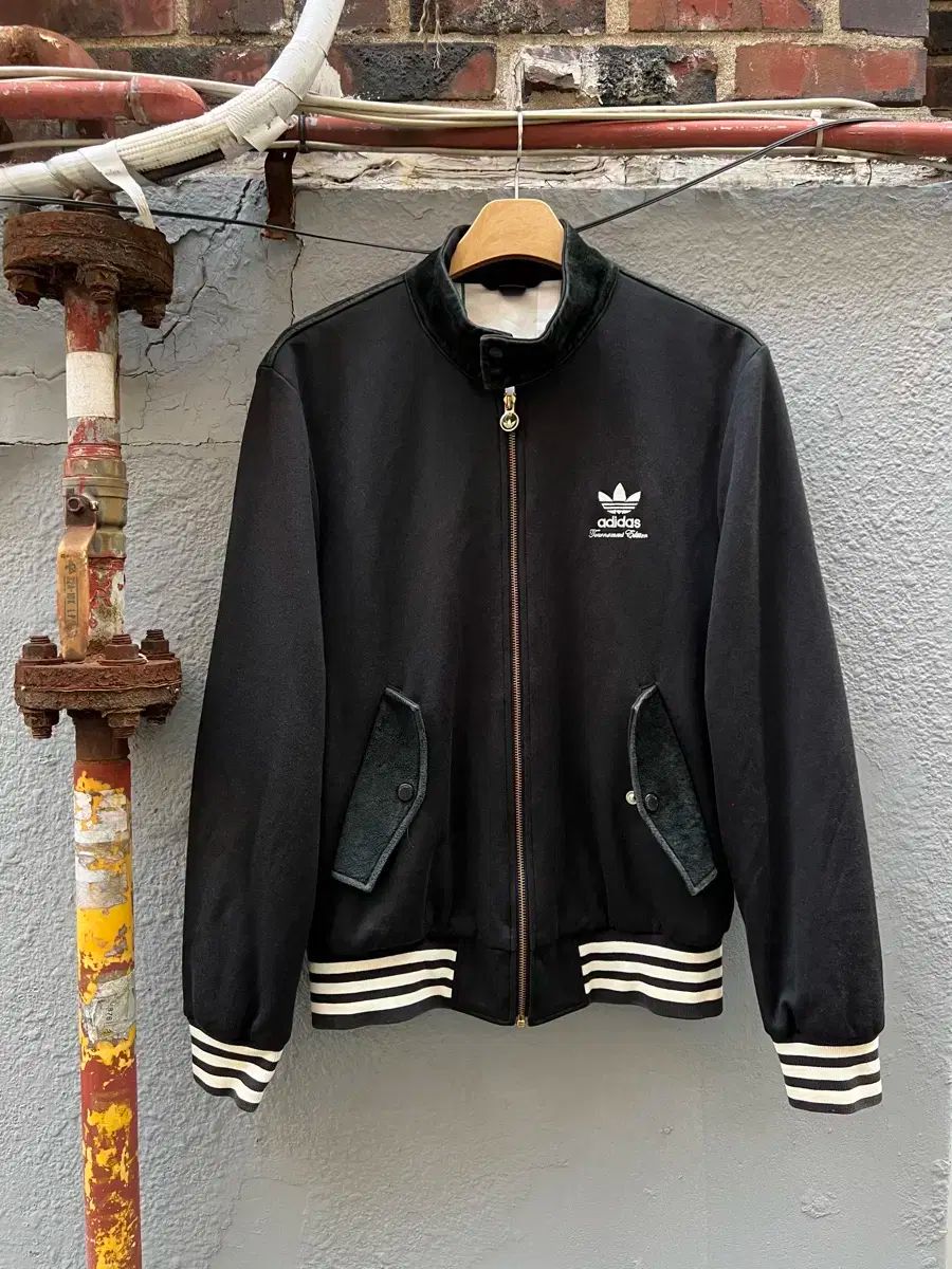 アディダス トゥーナメント EDITION ブラック ジャケット
