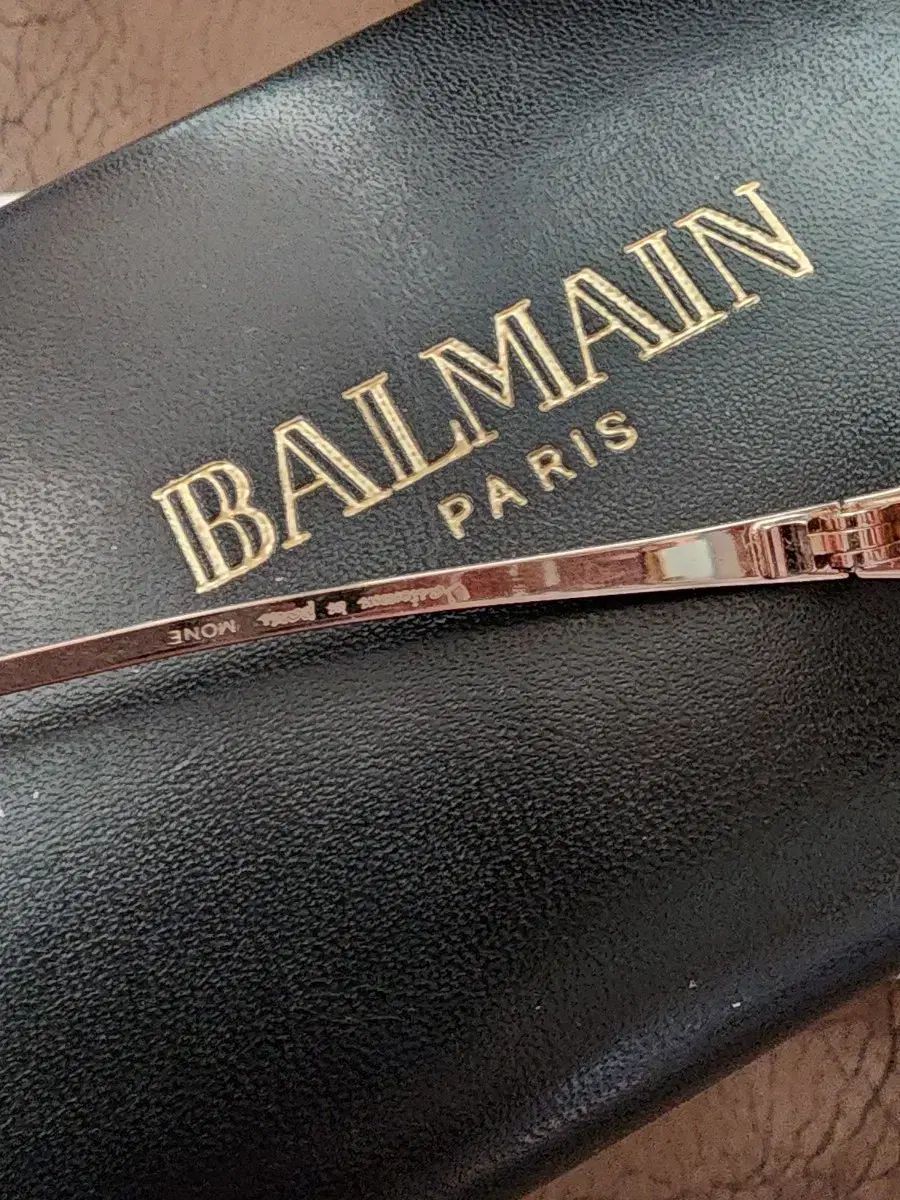 GOLDフレーム ケース