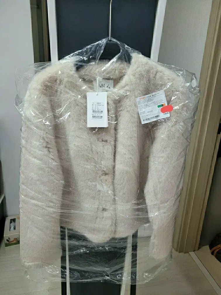 ABFZ エビーズ アイボリー ファー ジャケット