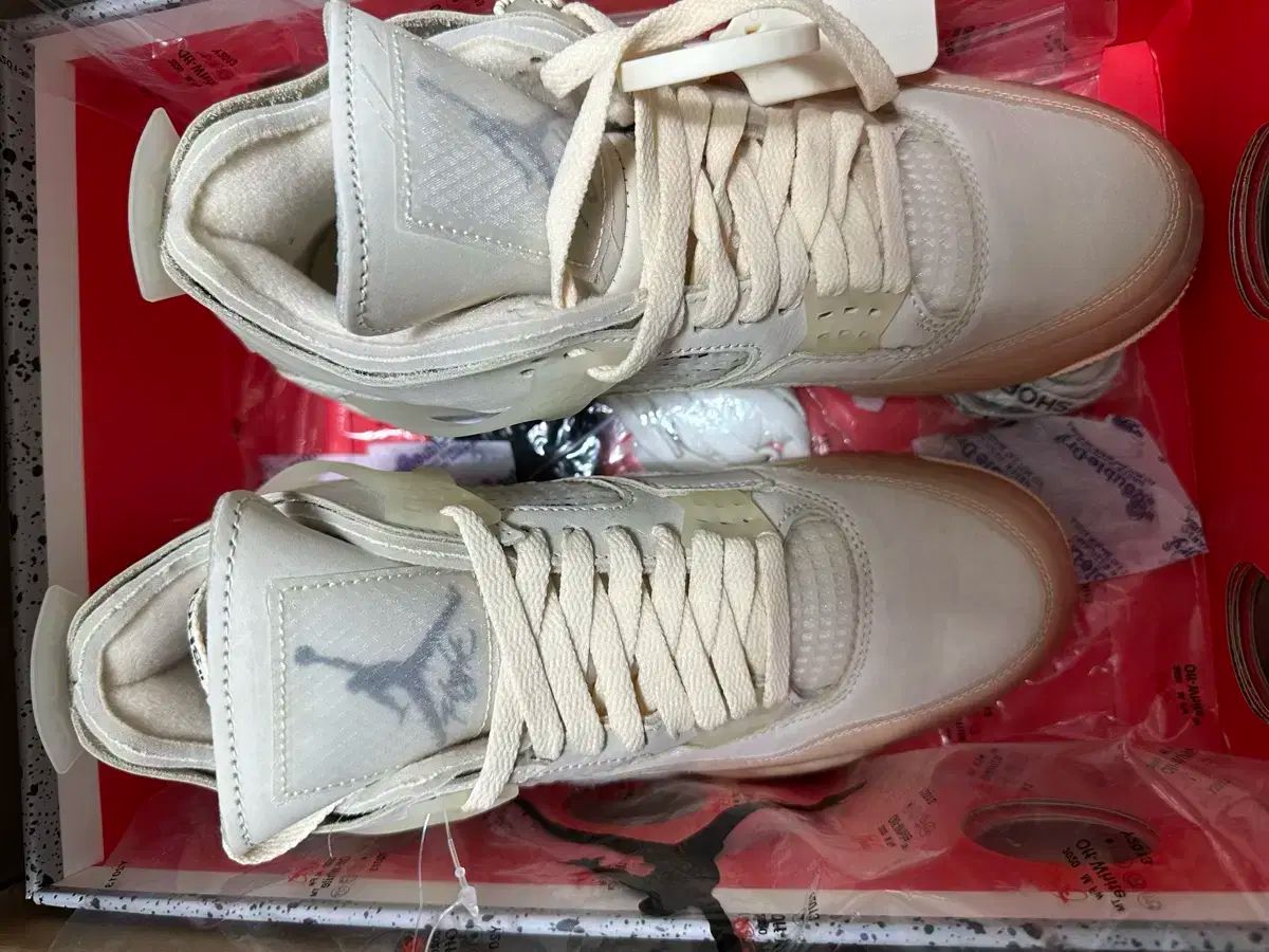  ナイキ オフホワイト エアジョーダン4 26 5 スニーカー 靴