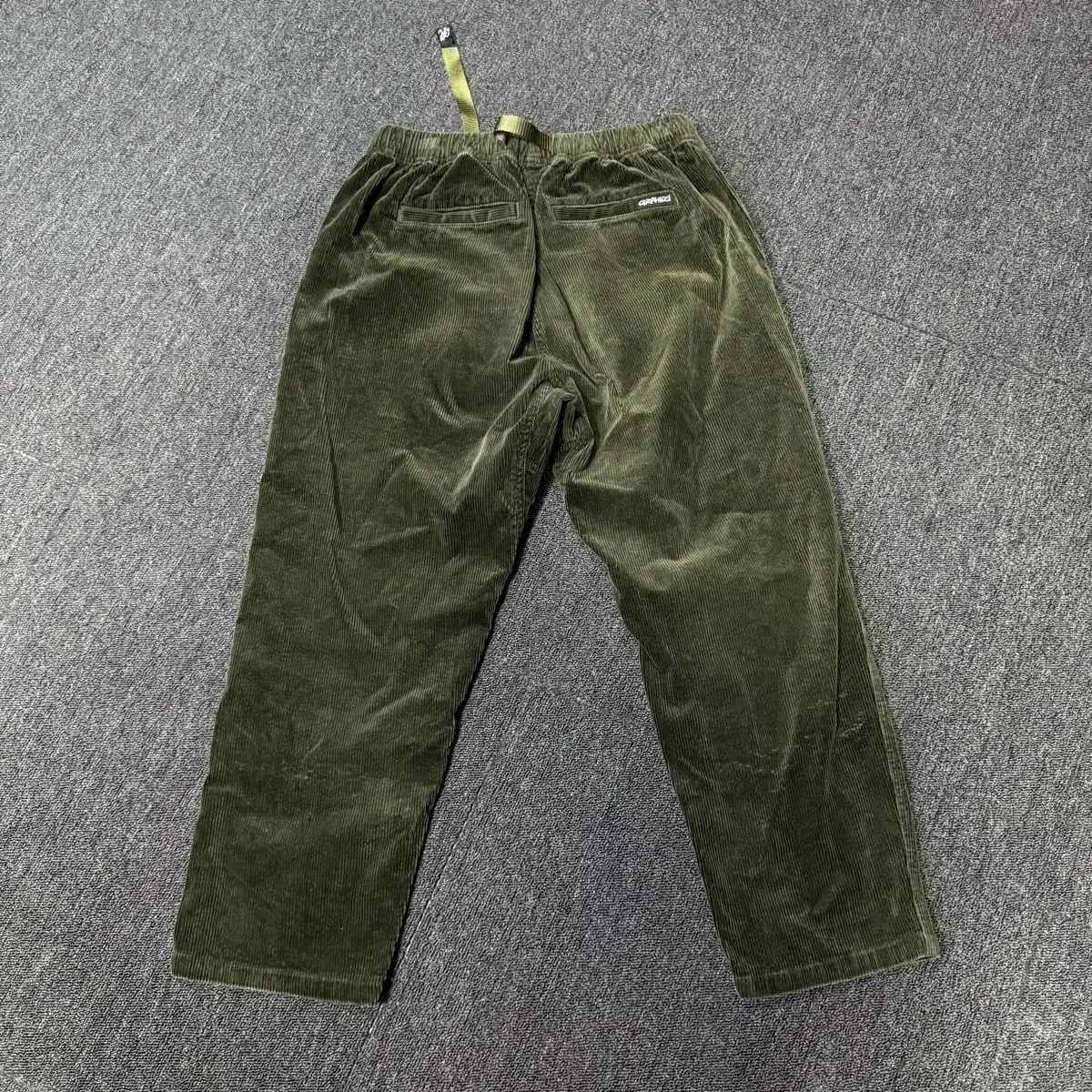 ルーズテーパード コーデュロイ