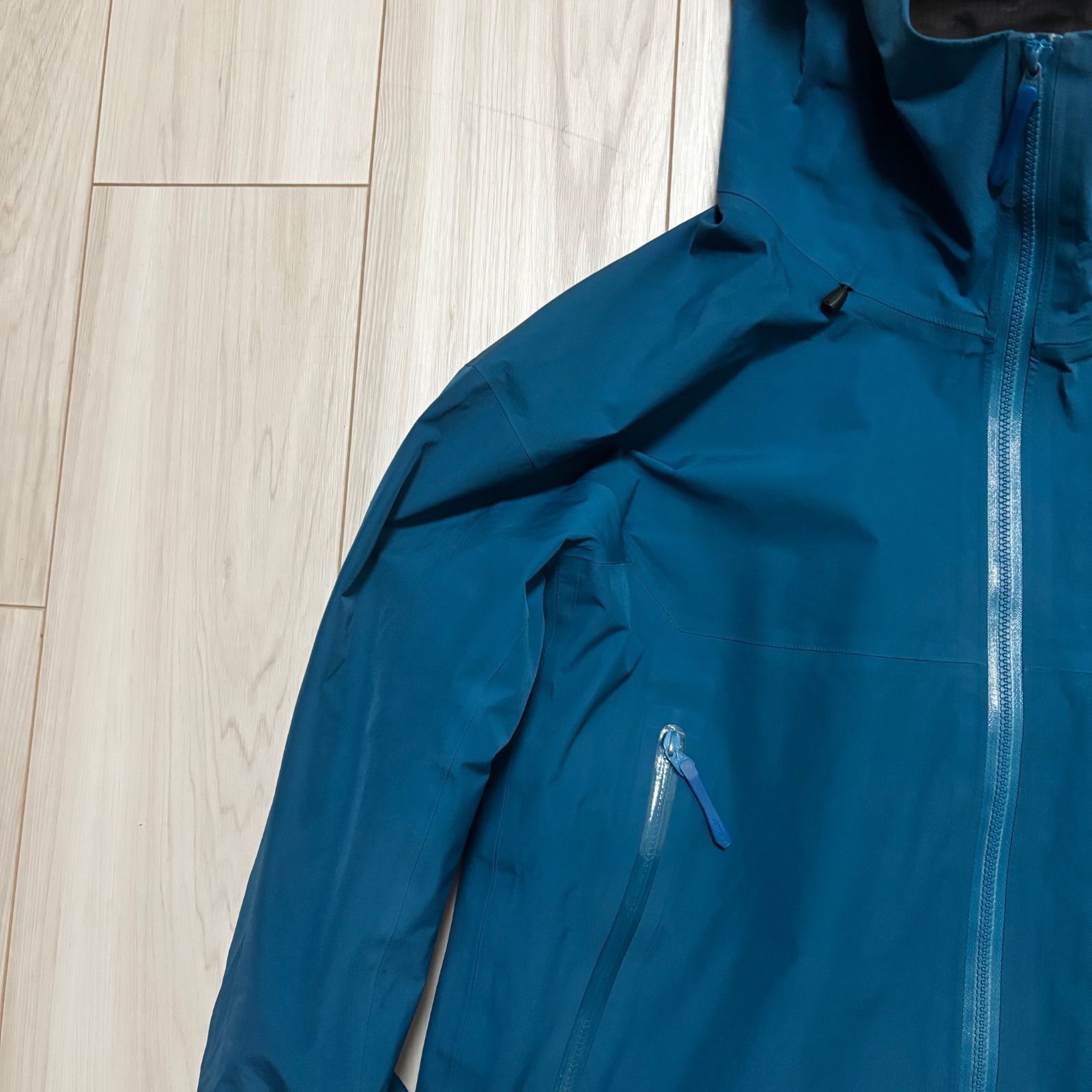 青 ゴアテックス