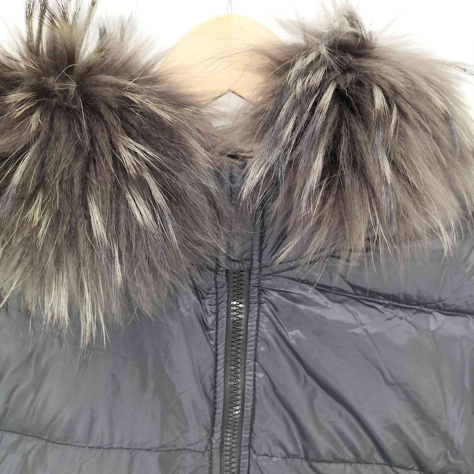 ナイロンダウンコート