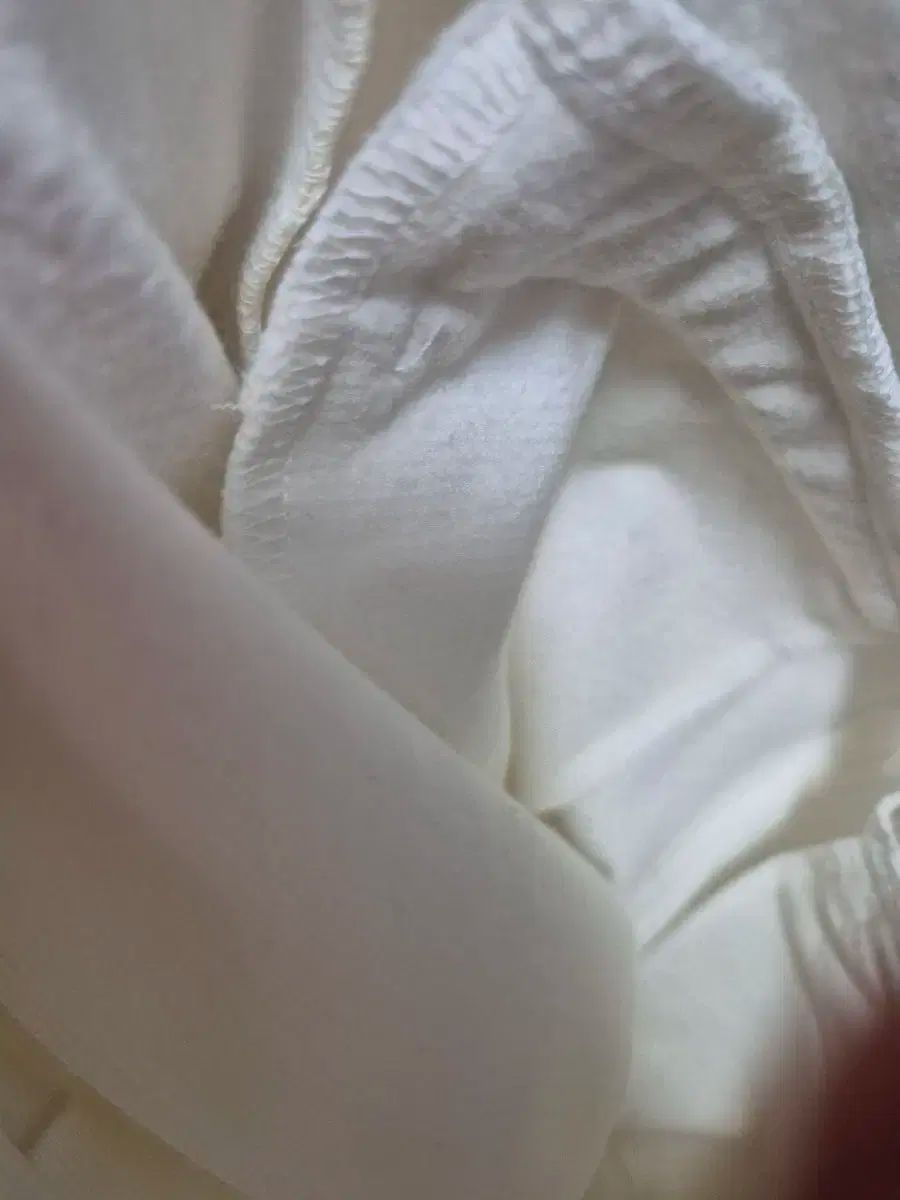 UTAAアイボリー カーゴ