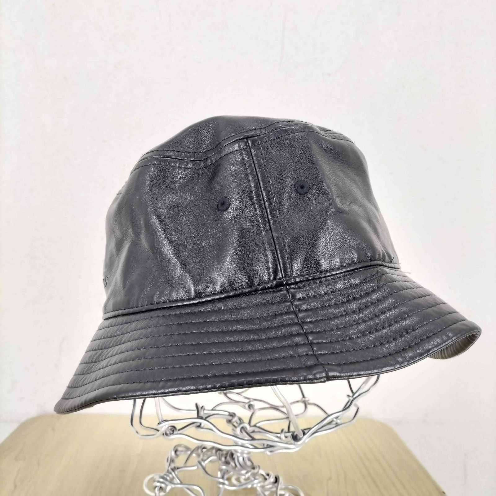 アディダス adidas フェイクレザーバケットハット メンズ 58 - メルカリ アディダス adidas フェイクレザーバケットハット メンズ 58 - メルカリ
