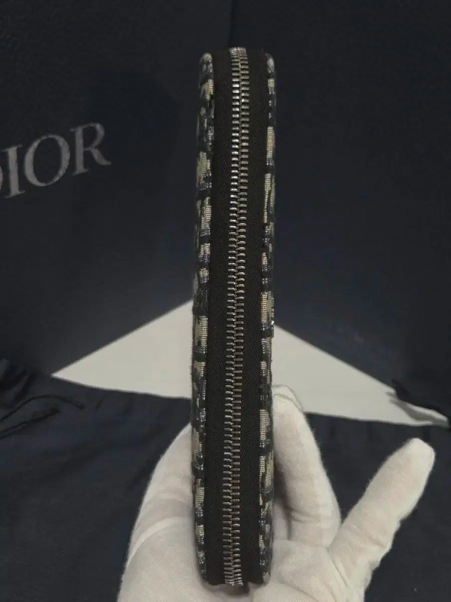 ディオール オブリーク