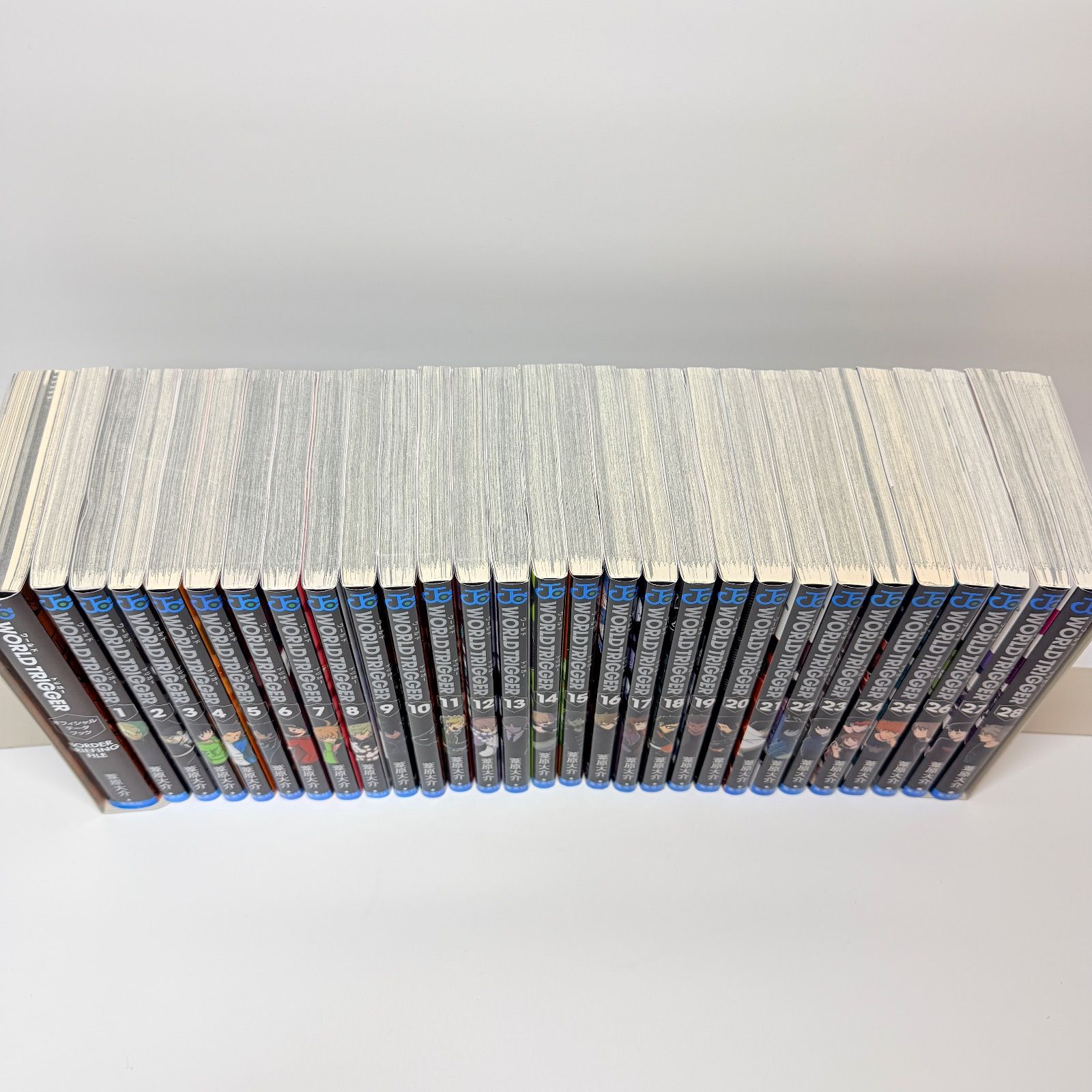 ワールドトリガー 既刊全巻セット 1-28+ガイドブック ワールドトリガー