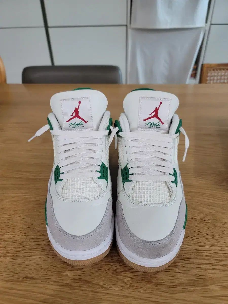 ジョーダン4 パイングリーン 275