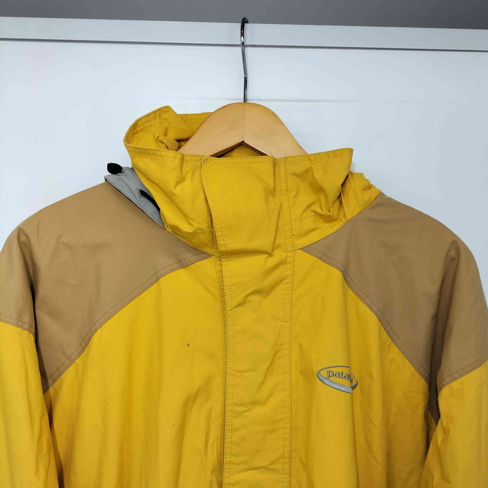 マウンテンパーカー