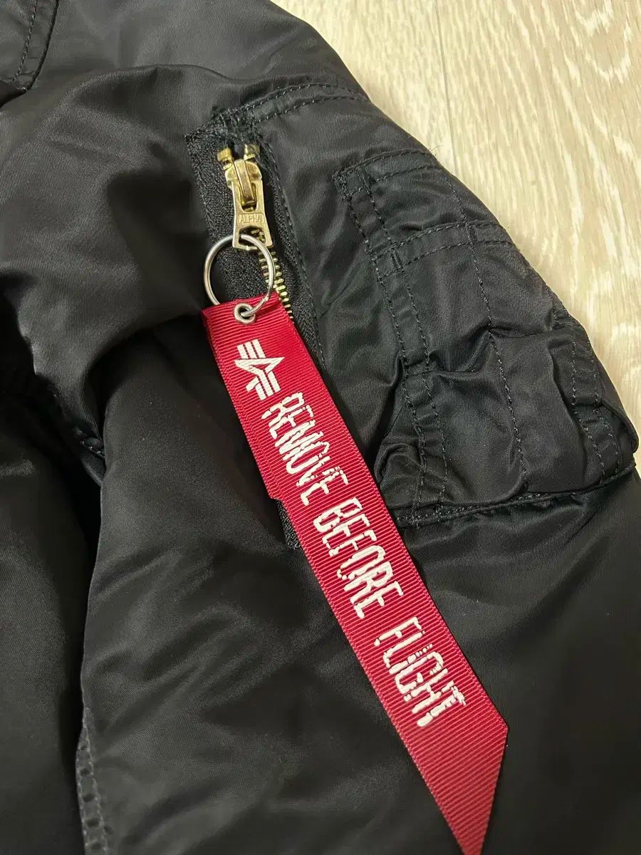 アルファ インダストリーズ スリムフィット MA-1 ジャケット