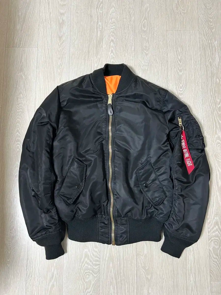 アルファ インダストリーズ スリムフィット MA-1 ジャケット