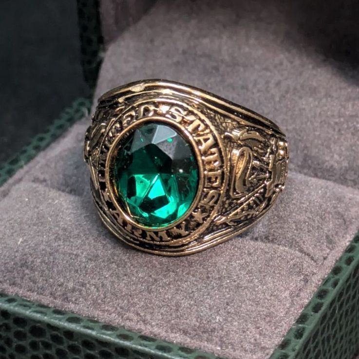 ヴィンテージ US ARMY ミリタリーリング 白頭鷲 1775年 ゴールド14K電気メッキ エメラルドクリスタル 25.5〜26号 15.6g WWW_SHINETEETH_COM