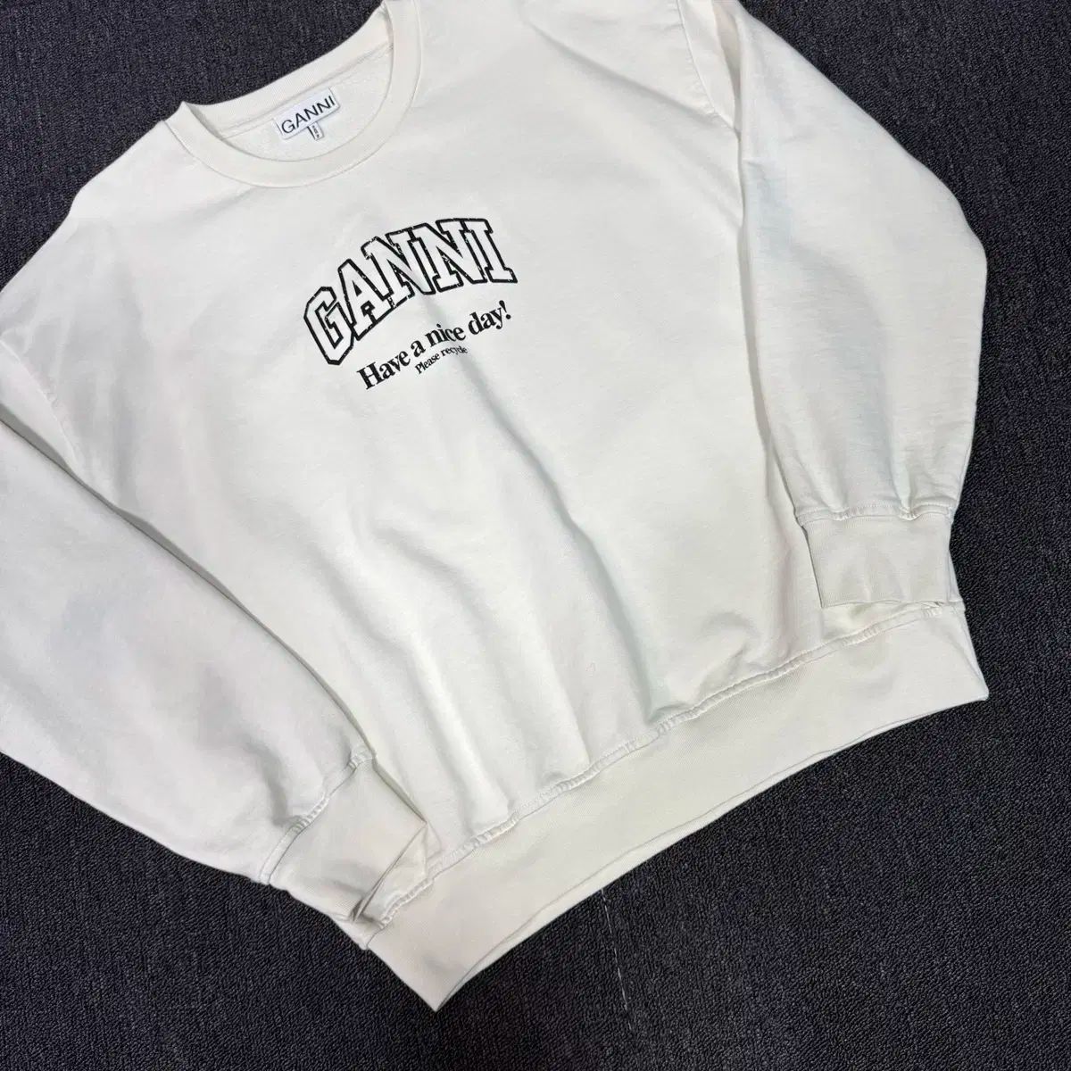 イソリ オーバーサイズ