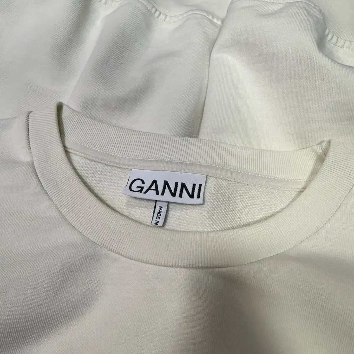 イソリ オーバーサイズ