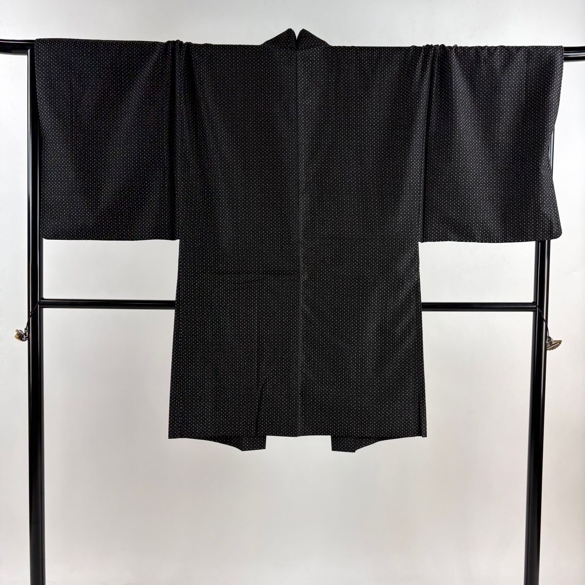 男着物 身丈101cm 裄丈72.5cm L 羽織 お召地 幾何学模様 墨色 正絹